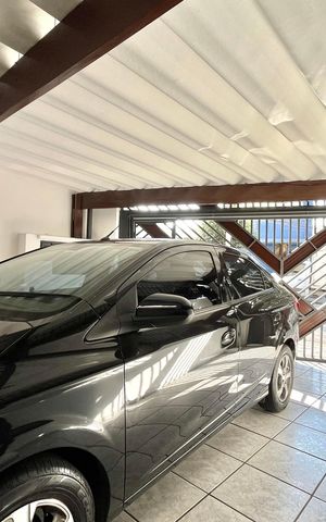 Casa à venda com 170m², 3 quartos e 2 vagasGaragem