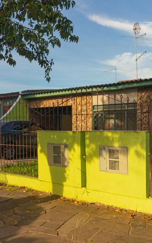 Casa à venda com 275m², 5 quartos e 2 vagasFachada