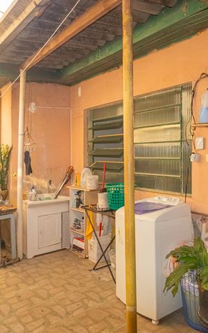 Casa à venda com 275m², 5 quartos e 2 vagasÁrea de Serviço