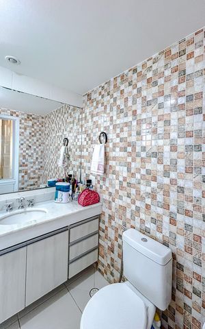 Apartamento à venda com 100m², 3 quartos e 2 vagasBanheiro da Suíte