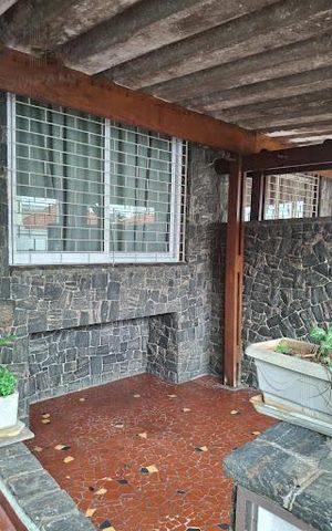 Casa à venda com 100m², 2 quartos e 1 vaga