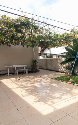 Casa para alugar com 249m², 4 quartos e 1 vagaQuintal