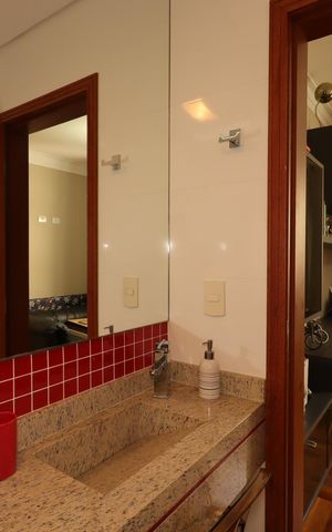 Casa à venda com 175m², 3 quartos e 2 vagasBanheiro da Suíte 2
