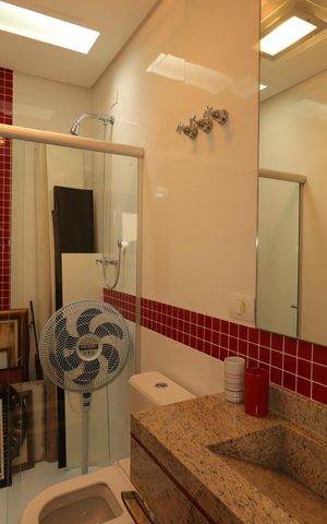 Casa à venda com 175m², 3 quartos e 2 vagasBanheiro da Suíte 2
