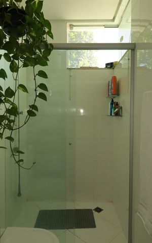 Casa à venda com 175m², 3 quartos e 2 vagasBanheiro da Suíte 1