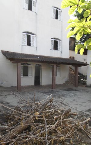 Casa para alugar com 214m², 2 quartos e 1 vagaQuintal