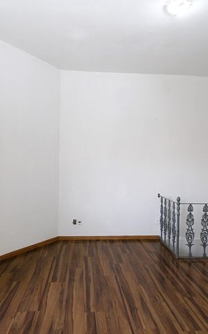 Casa para alugar com 214m², 2 quartos e 1 vagaSala de TV