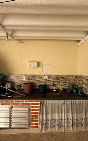 Casa à venda com 195m², 2 quartos e 2 vagas Casa à venda com 195m², 2 quartos e 2 vagasQuintal - Area de Serviço