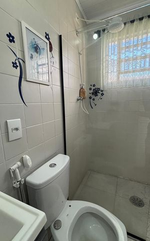 Casa à venda com 195m², 2 quartos e 2 vagas Casa à venda com 195m², 2 quartos e 2 vagasBanheiro