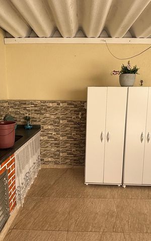 Casa à venda com 195m², 2 quartos e 2 vagas Casa à venda com 195m², 2 quartos e 2 vagasQuintal