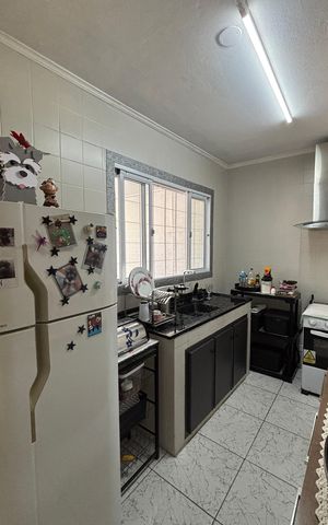 Casa à venda com 195m², 2 quartos e 2 vagas Casa à venda com 195m², 2 quartos e 2 vagasCozinha