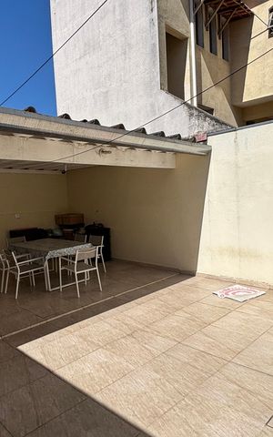 Casa à venda com 195m², 2 quartos e 2 vagas Casa à venda com 195m², 2 quartos e 2 vagasQuintal