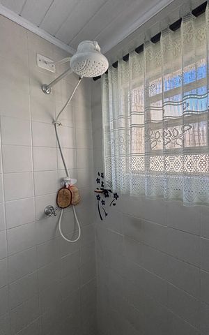 Casa à venda com 195m², 2 quartos e 2 vagas Casa à venda com 195m², 2 quartos e 2 vagasBanheiro