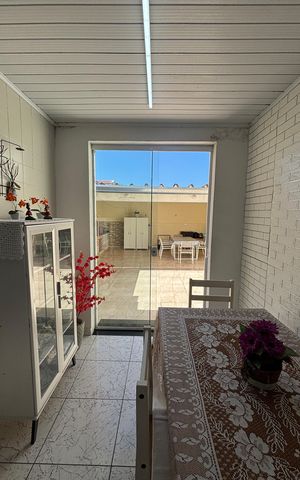 Casa à venda com 195m², 2 quartos e 2 vagas Casa à venda com 195m², 2 quartos e 2 vagasSala de Jantar
