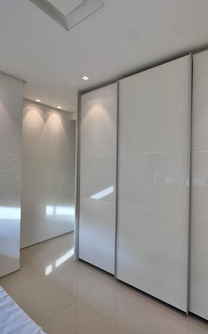 Casa de condomínio à venda com 290m², 4 quartos e 3 vagas Casa de condomínio à venda com 290m², 4 quartos e 3 vagasSuíte 3