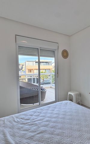 Casa de condomínio à venda com 290m², 4 quartos e 3 vagas Casa de condomínio à venda com 290m², 4 quartos e 3 vagasSuíte 1
