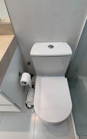 Casa de condomínio à venda com 290m², 4 quartos e 3 vagas Casa de condomínio à venda com 290m², 4 quartos e 3 vagasSuíte 3 - Banheiro