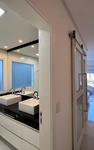 Casa de condomínio à venda com 290m², 4 quartos e 3 vagas Casa de condomínio à venda com 290m², 4 quartos e 3 vagasSuíte 1