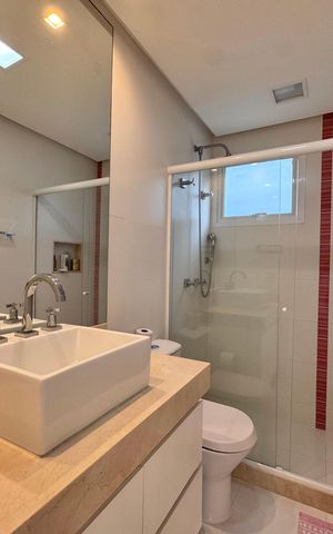 Casa de condomínio à venda com 290m², 4 quartos e 3 vagas Casa de condomínio à venda com 290m², 4 quartos e 3 vagasSuíte 3 - Banheiro