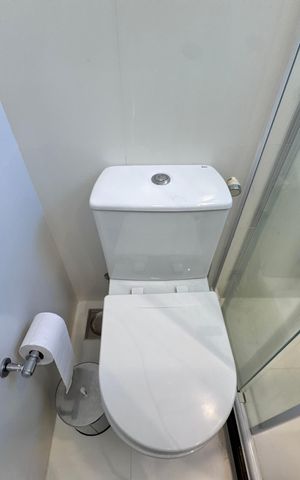 Casa de condomínio à venda com 290m², 4 quartos e 3 vagas Casa de condomínio à venda com 290m², 4 quartos e 3 vagasSuíte 4 - Banheiro