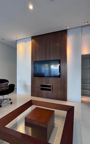 Casa de condomínio à venda com 290m², 4 quartos e 3 vagas Casa de condomínio à venda com 290m², 4 quartos e 3 vagasSala
