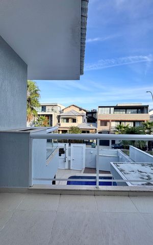 Casa de condomínio à venda com 290m², 4 quartos e 3 vagas Casa de condomínio à venda com 290m², 4 quartos e 3 vagasSuíte 2 - Varanda