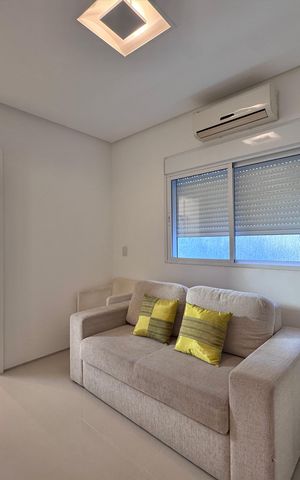 Casa de condomínio à venda com 290m², 4 quartos e 3 vagas Casa de condomínio à venda com 290m², 4 quartos e 3 vagasSuíte 4