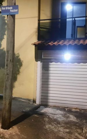 Casa à venda com 102m², 4 quartos e 1 vaga Casa à venda com 102m², 4 quartos e 1 vagaGaragem
