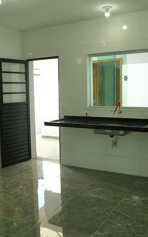Casa à venda com 140m², 3 quartos e 2 vagasCozinha 