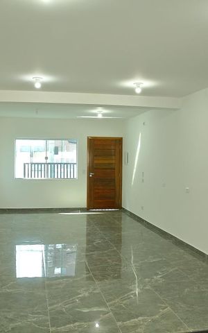 Casa à venda com 140m², 3 quartos e 2 vagasSala