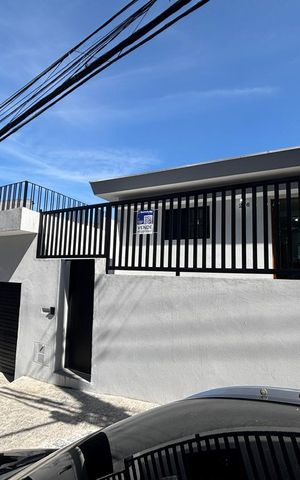 Casa à venda com 140m², 3 quartos e 2 vagas Casa à venda com 140m², 3 quartos e 2 vagasFachada