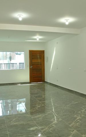 Casa à venda com 140m², 3 quartos e 2 vagasSala