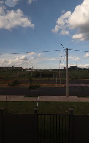 Casa de condomínio para alugar com 68m², 2 quartos e 2 vagas Casa de condomínio para alugar com 68m², 2 quartos e 2 vagasVista