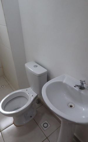 Casa de condomínio para alugar com 68m², 2 quartos e 2 vagas Casa de condomínio para alugar com 68m², 2 quartos e 2 vagasBanheiro