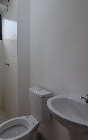 Casa de condomínio para alugar com 68m², 2 quartos e 2 vagas Casa de condomínio para alugar com 68m², 2 quartos e 2 vagasBanheiro