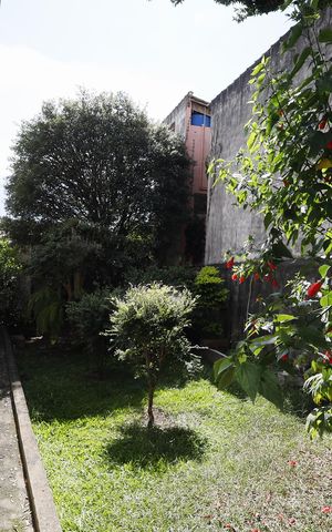 Casa à venda com 492m², 2 quartos e 2 vagasQuintal