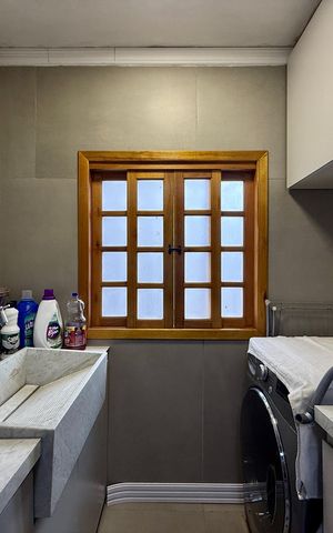 Casa à venda com 150m², 2 quartos e 2 vagas Casa à venda com 150m², 2 quartos e 2 vagasÁrea de Serviço