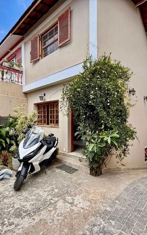 Casa à venda com 150m², 2 quartos e 2 vagas Casa à venda com 150m², 2 quartos e 2 vagasGaragem