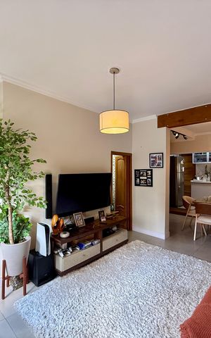 Casa à venda com 150m², 2 quartos e 2 vagas Casa à venda com 150m², 2 quartos e 2 vagasSala