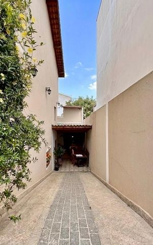 Casa à venda com 150m², 2 quartos e 2 vagas Casa à venda com 150m², 2 quartos e 2 vagasGaragem
