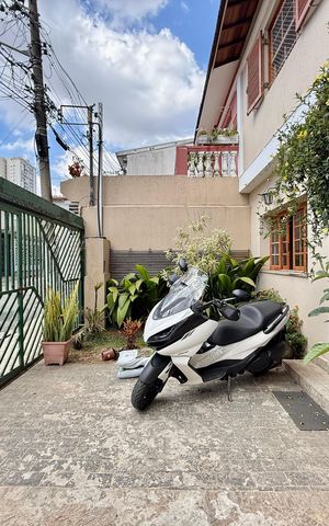Casa à venda com 150m², 2 quartos e 2 vagas Casa à venda com 150m², 2 quartos e 2 vagasGaragem