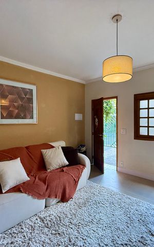 Casa à venda com 150m², 2 quartos e 2 vagas Casa à venda com 150m², 2 quartos e 2 vagasSala