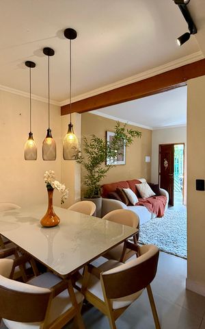 Casa à venda com 150m², 2 quartos e 2 vagas Casa à venda com 150m², 2 quartos e 2 vagasSala