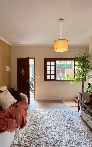Casa à venda com 150m², 2 quartos e 2 vagas Casa à venda com 150m², 2 quartos e 2 vagasSala