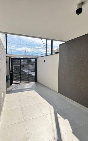Casa à venda com 110m², 3 quartos e 2 vagas Casa à venda com 110m², 3 quartos e 2 vagasGaragem