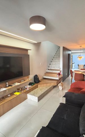 Casa à venda com 110m², 3 quartos e 2 vagas Casa à venda com 110m², 3 quartos e 2 vagasSala