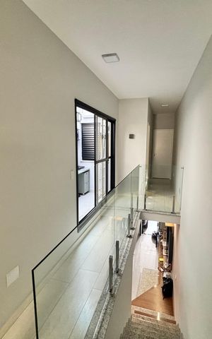 Casa à venda com 110m², 3 quartos e 2 vagas Casa à venda com 110m², 3 quartos e 2 vagasCorredor