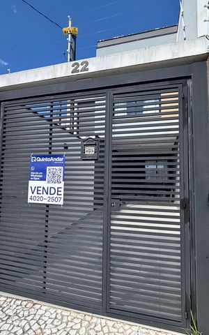 Casa à venda com 110m², 3 quartos e 2 vagas Casa à venda com 110m², 3 quartos e 2 vagasFachada
