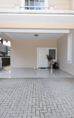 Casa de condomínio à venda com 280m², 5 quartos e 5 vagasÁrea externa - Garagem