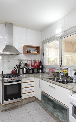 Casa de condomínio à venda com 280m², 5 quartos e 5 vagasCozinha